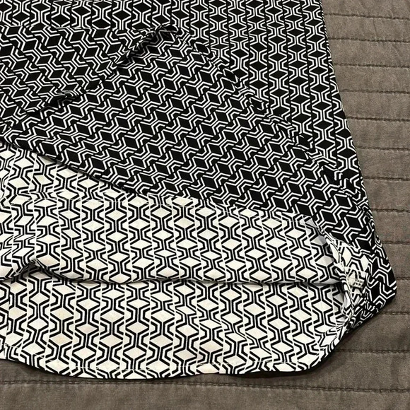 Awesome, reversible cami.  NWT - Picture 7 of 10